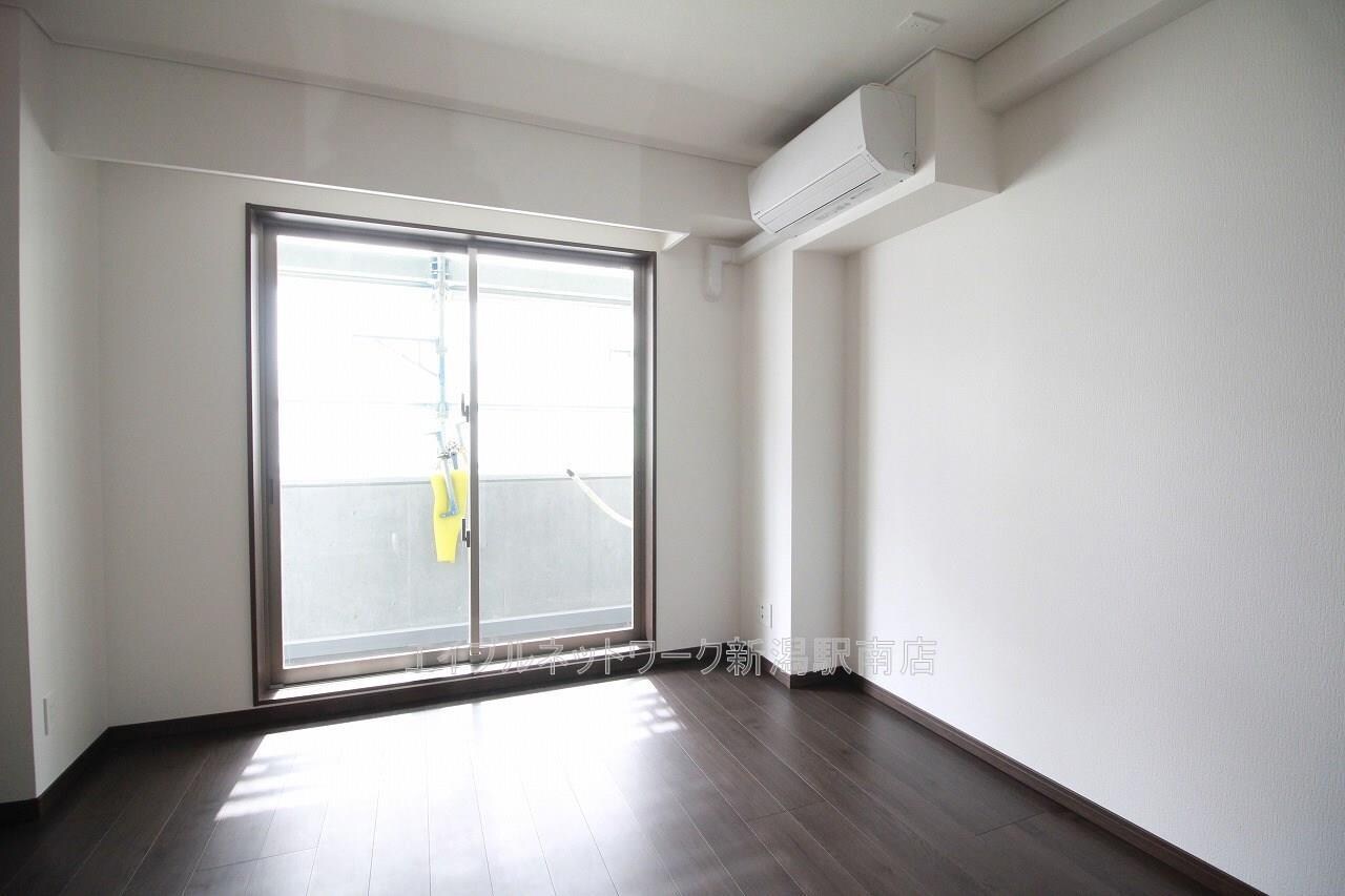 azalea park sasaguchiの物件内観写真