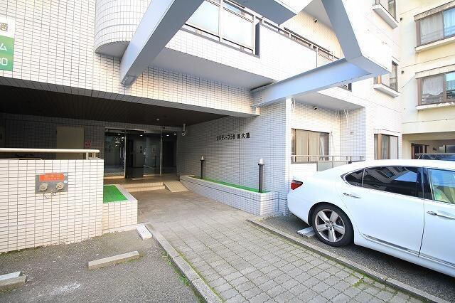 リバティープラザ東大通の物件外観写真