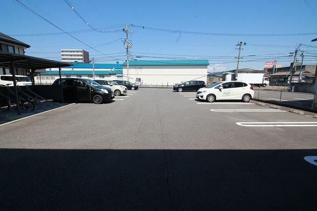 アクシスの物件外観写真