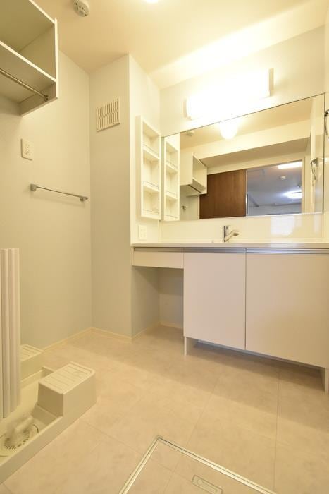 ロイヤルガーデンコート新和Aの物件内観写真