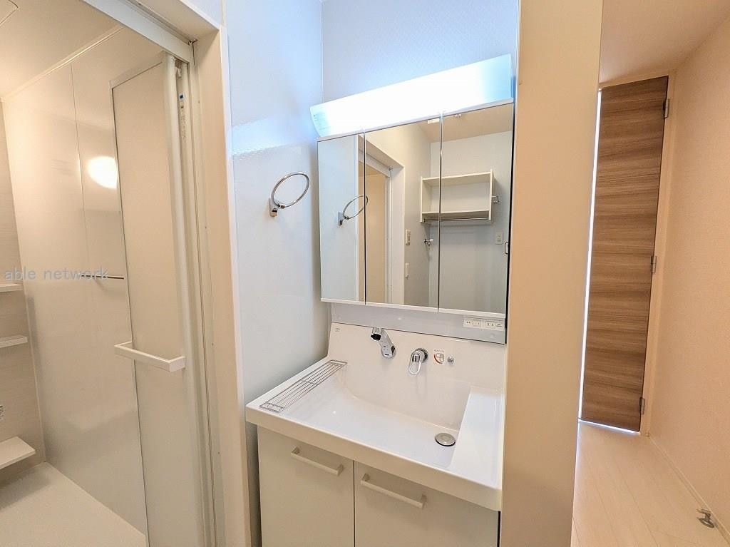 ロイヤルガーデンコート新和Aの物件内観写真