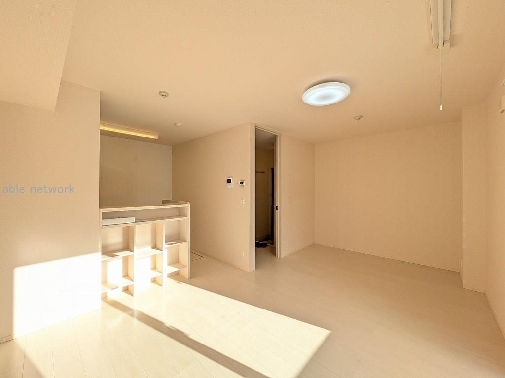 ロイヤルガーデンコート新和Aの物件内観写真