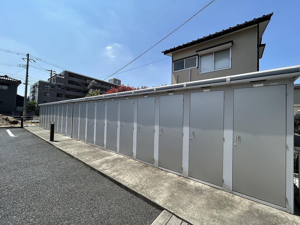 ロイヤルガーデンコート新和Aの物件外観写真