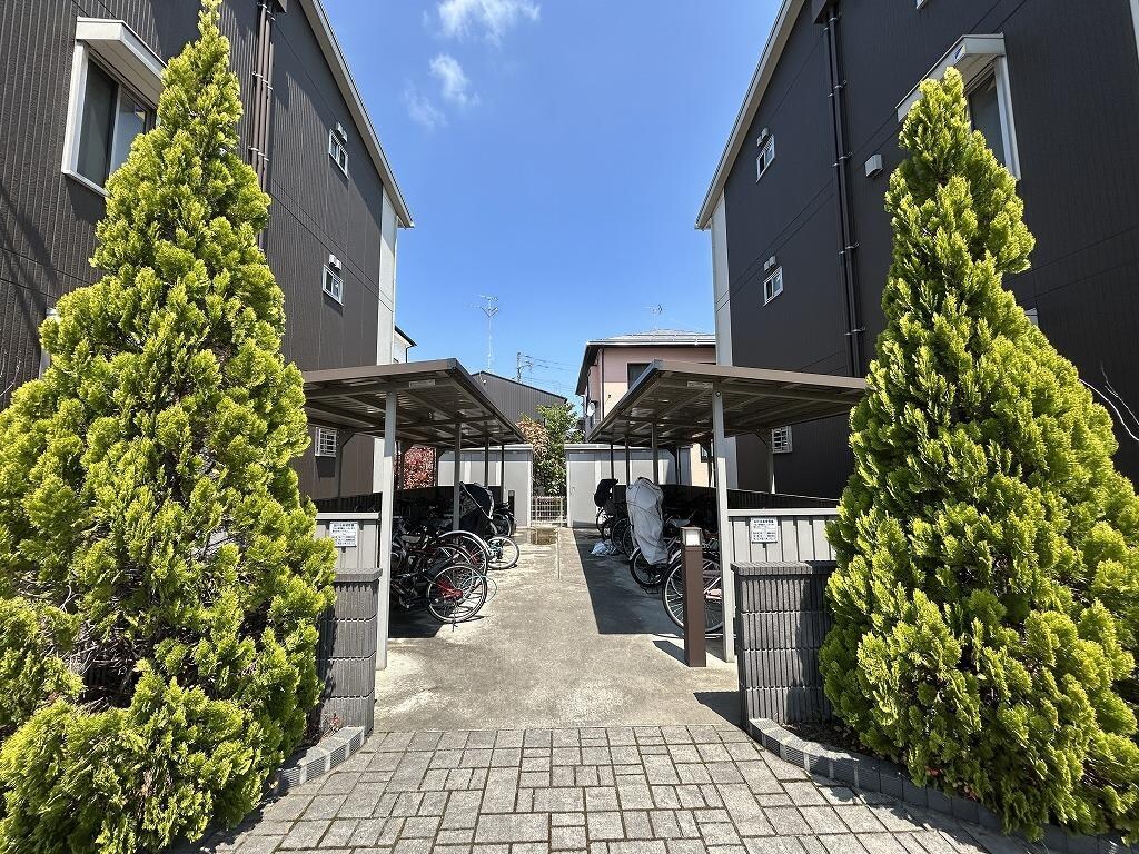 ロイヤルガーデンコート新和Aの物件外観写真