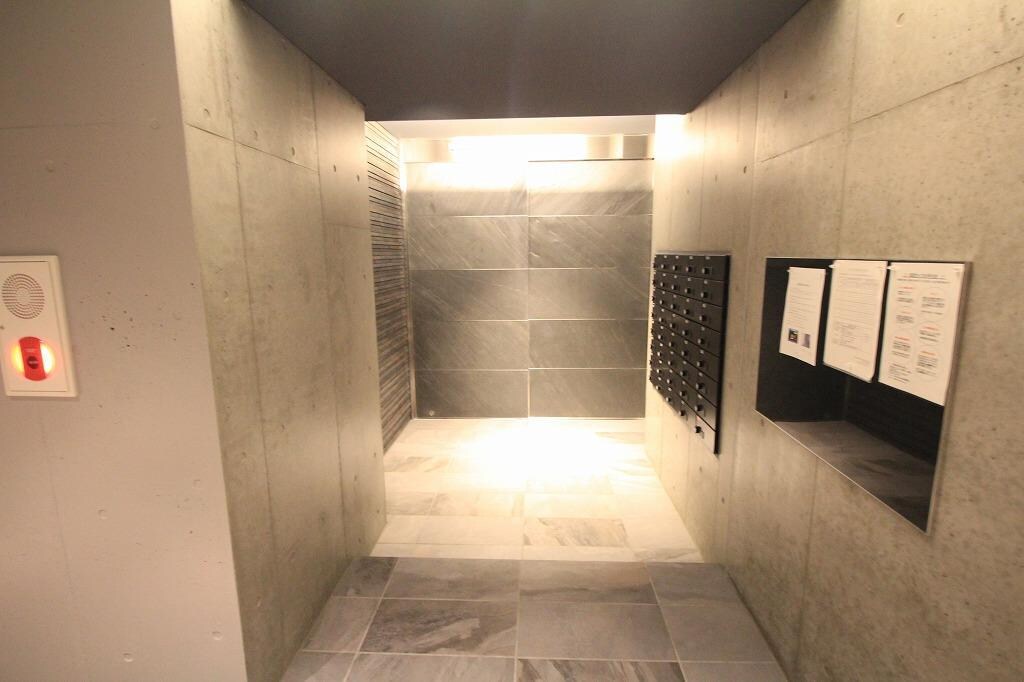 CUES東万代の物件外観写真