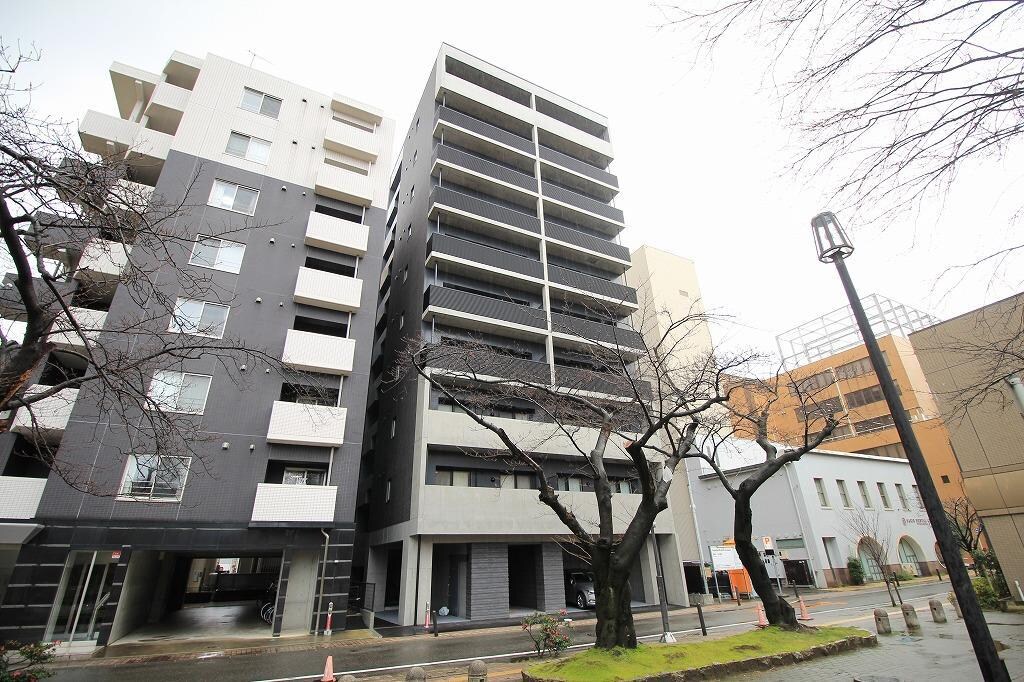 CUES東万代の物件外観写真