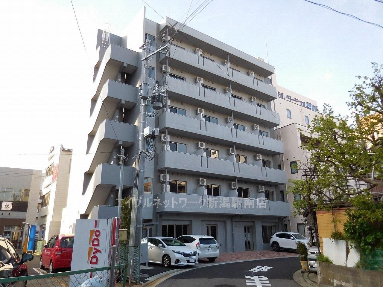 azalea park sasaguchiの物件外観写真