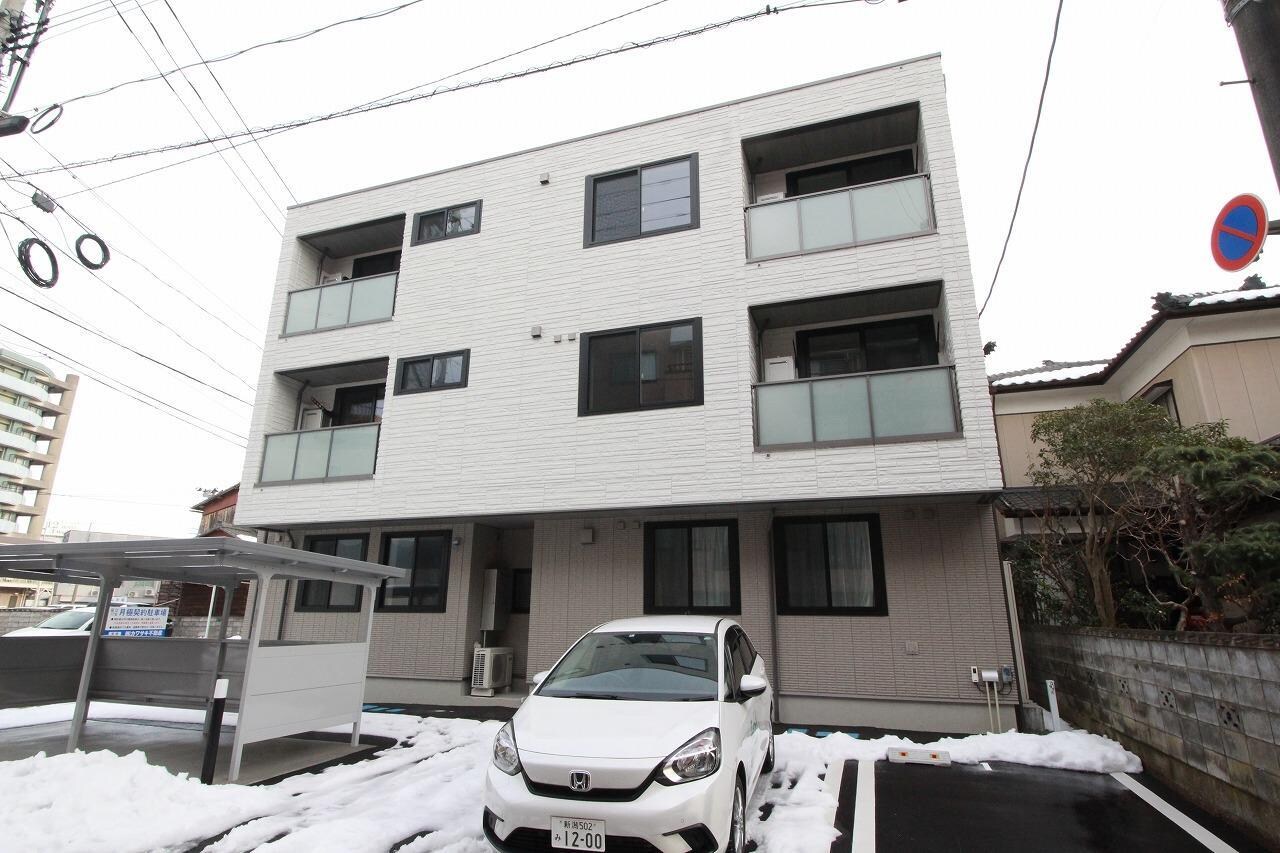 笹口レジデンスの物件外観写真