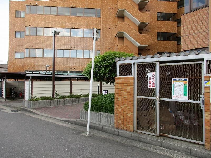 ダイアパレス沼垂四ツ角110の物件外観写真