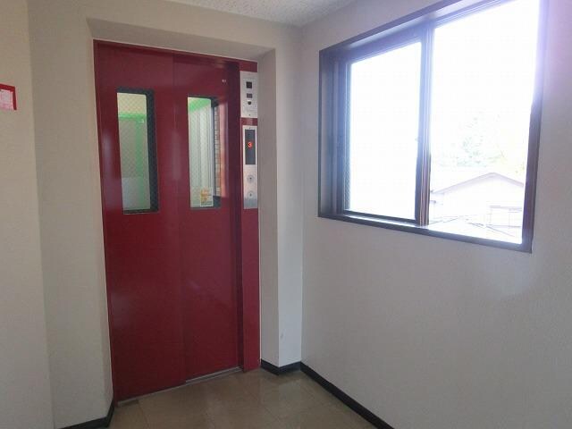 ダイアパレス沼垂四ツ角110の物件外観写真