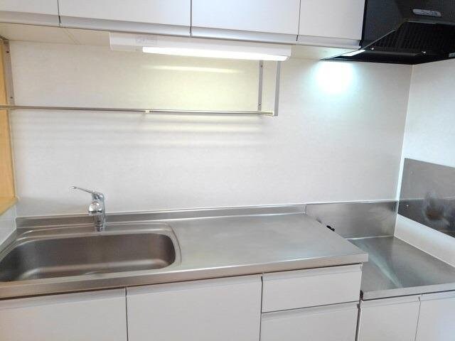 シャン・ド・フルール弐番館の物件内観写真