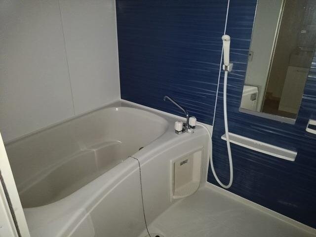 シャン・ド・フルール弐番館の物件内観写真