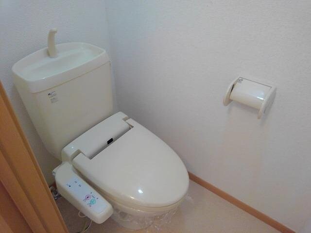 シャン・ド・フルール弐番館の物件内観写真