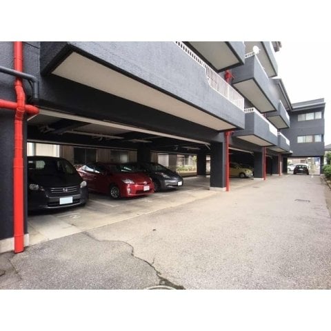 ツルオカハイツの物件外観写真