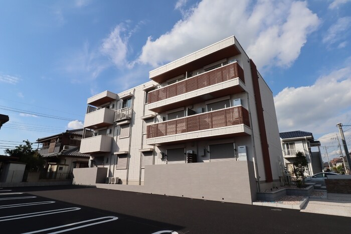 ロータスシャトーの物件外観写真