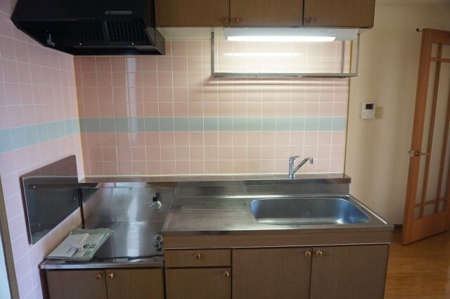 エレガンスヴィラ城南Bの物件内観写真