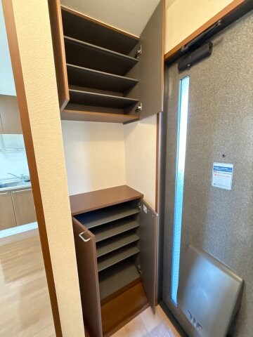 クレストコートの物件内観写真