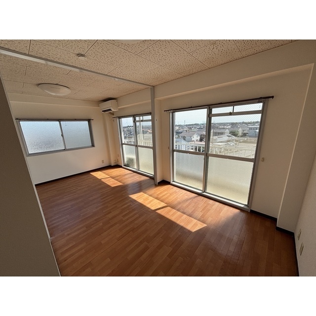 アルバスクエアの物件内観写真