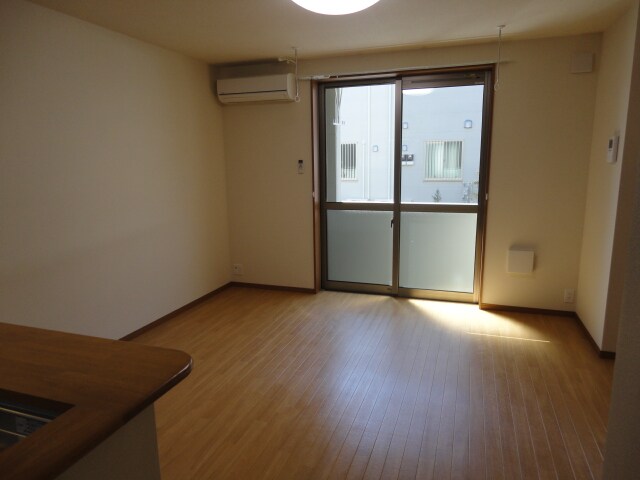 ヴィーブル　ハイツＡの物件内観写真