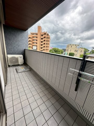 自治医大駅 徒歩3分 3階の物件外観写真