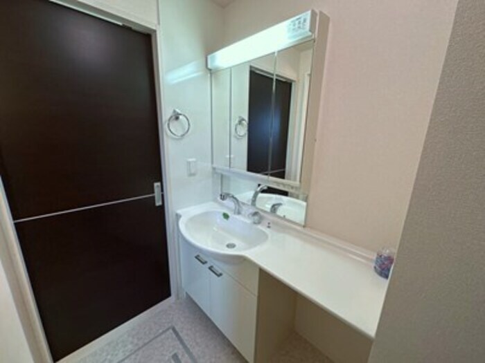 グラン・アズール Ｂの物件内観写真