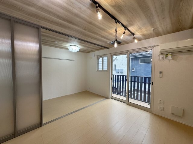 プリンスエドワードの物件内観写真