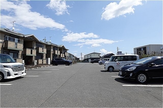 フローラルコート Ｅの物件外観写真