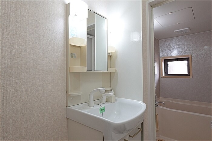 フローラルコート Ｅの物件内観写真