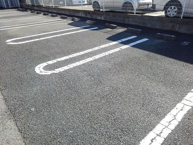 メゾン　カルムの物件外観写真