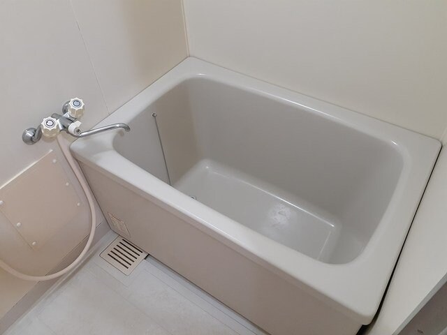 ロイヤルエステート神明Ａの物件内観写真