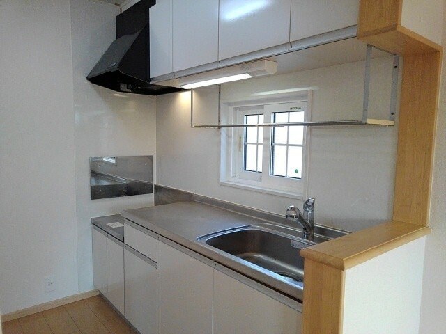 シャン・ド・フルール弐番館の物件内観写真