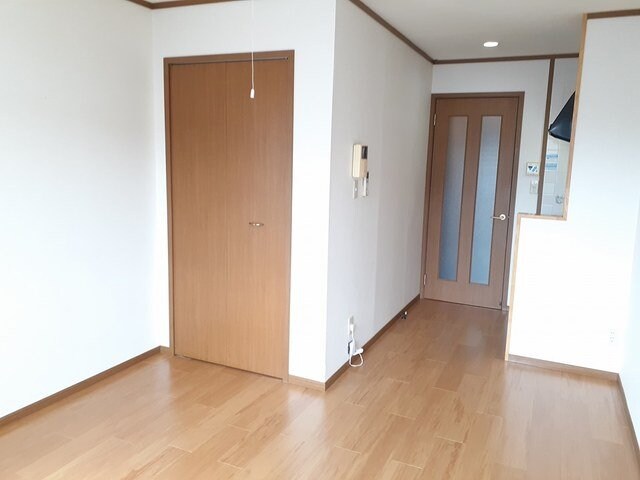 ルミエールⅤの物件内観写真