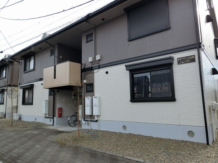 ネオ・アヴァンセ五代 弐番館の物件外観写真