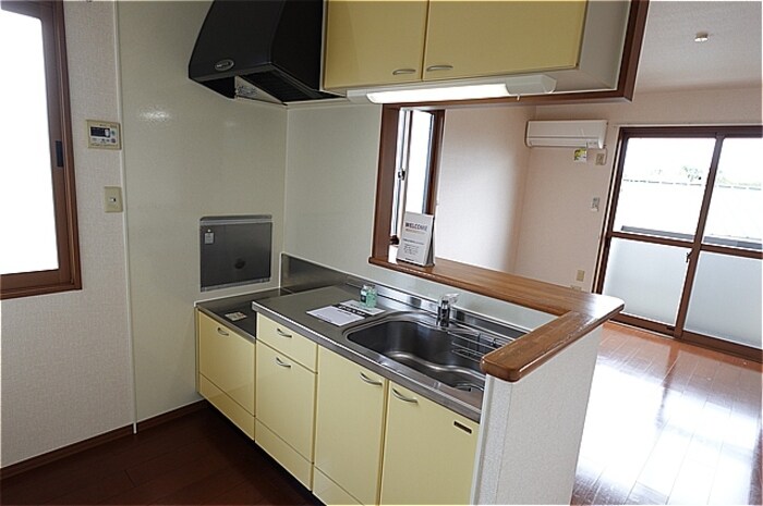 フローラルコート Ｅの物件内観写真