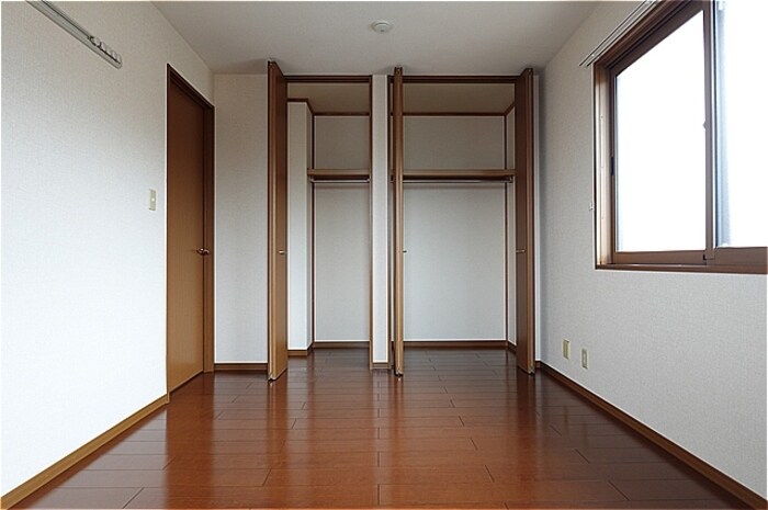 フローラルコート Ｅの物件内観写真