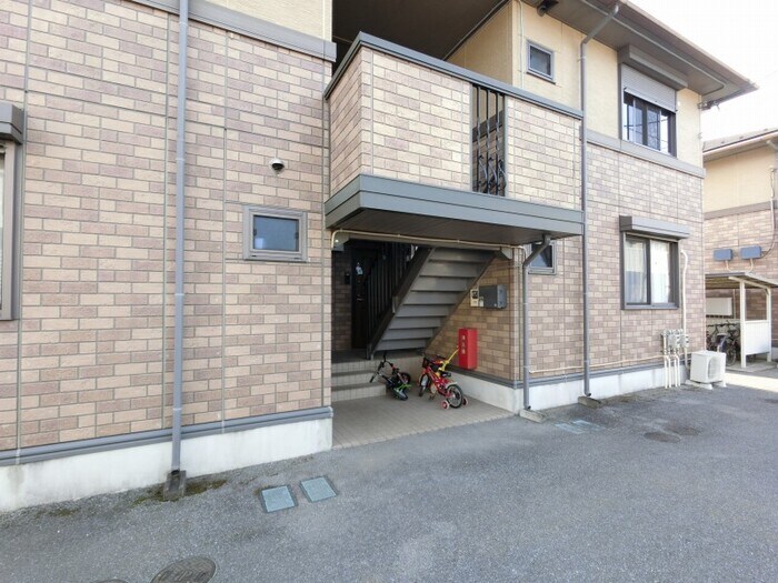 イーストヒルズ 参番館の物件外観写真