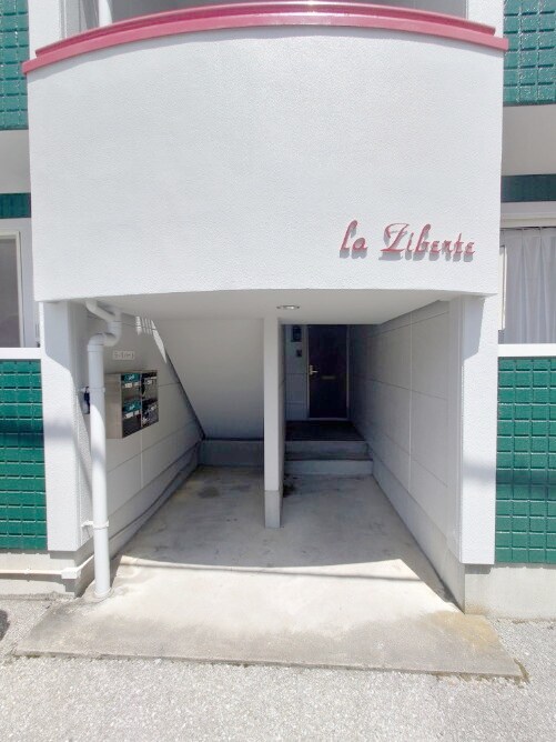 ラ・リバートの物件外観写真