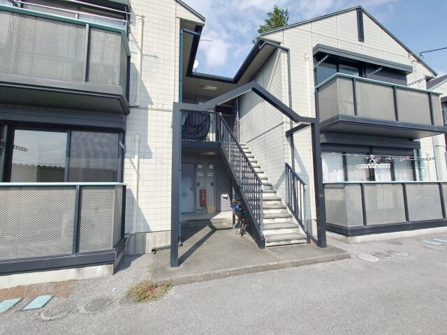 シャイン・クレストＢの物件外観写真