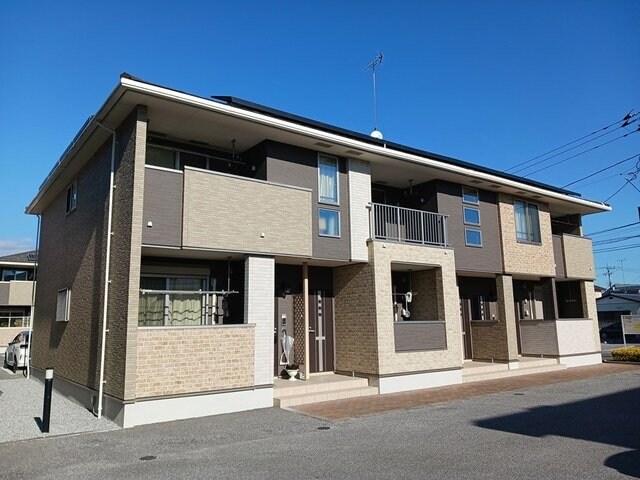 ワールドプレイスＢの物件外観写真