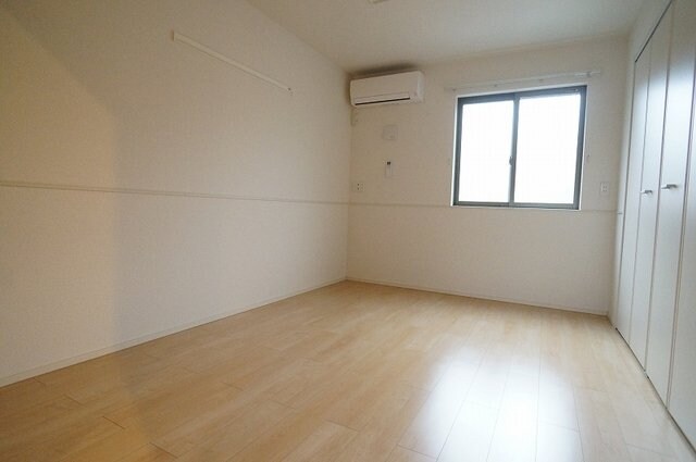 ワールドプレイスＢの物件内観写真