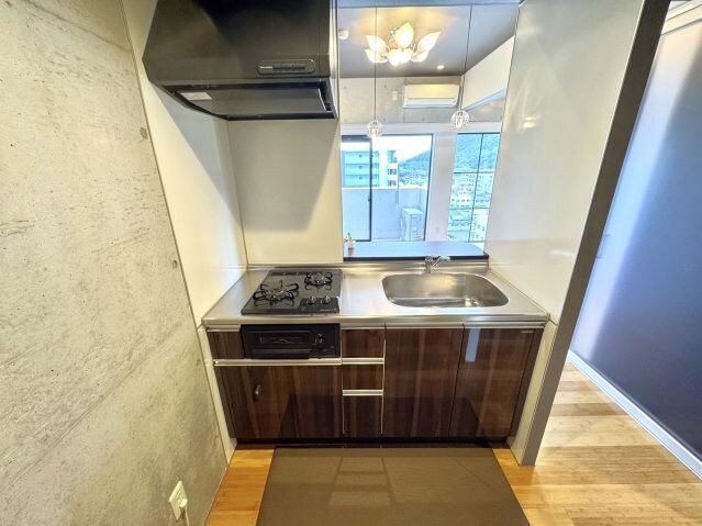 コリドール中央の物件内観写真