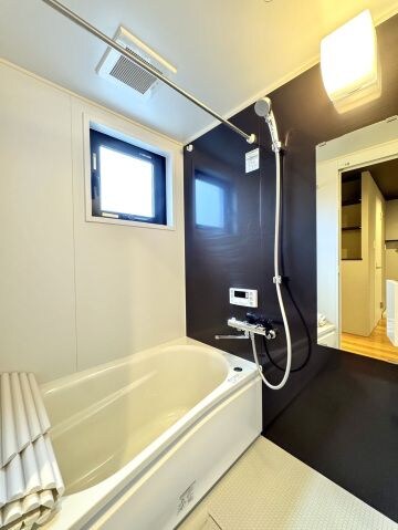 コリドール中央の物件内観写真