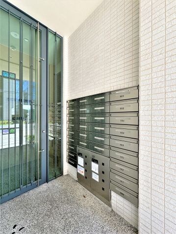 コリドール中央の物件外観写真