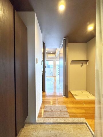 コリドール中央の物件内観写真