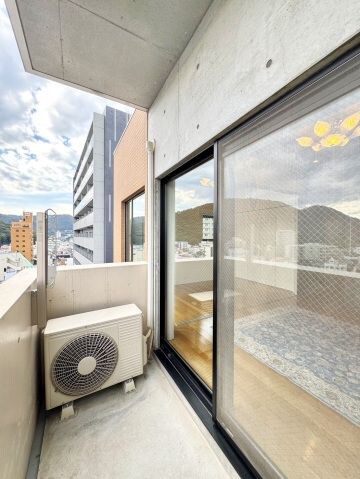 コリドール中央の物件内観写真