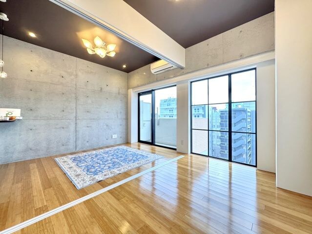 コリドール中央の物件内観写真