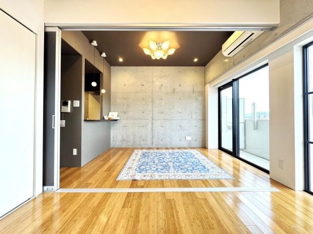 コリドール中央の物件内観写真