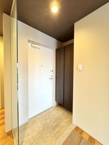 コリドール中央の物件内観写真