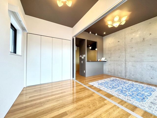 コリドール中央の物件内観写真