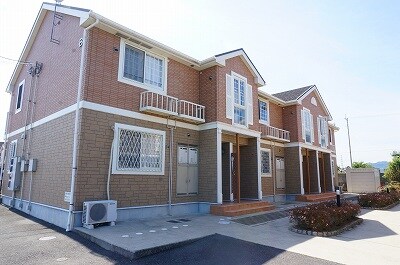 ハピネス村山Ｂの物件外観写真